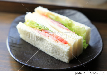 おいしいハムレタスサンド 72652603