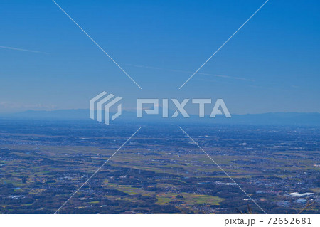 茨城の秋の筑波山頂から南西側のつくば市、富士山方面眺望 茨城の秋の筑波山頂から南西側のつくば市、富士山方面眺望 72652681