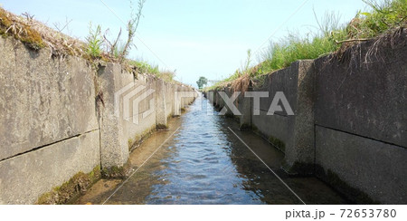 水路の中から 72653780