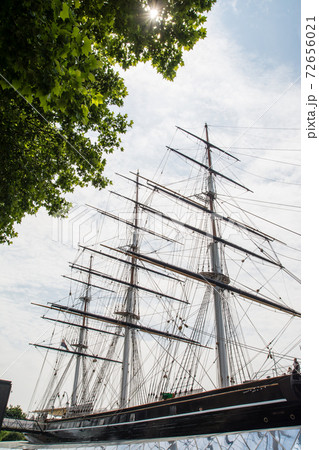 ロンドン東のグリニッジにある帆船、カティーサーク号 72656021