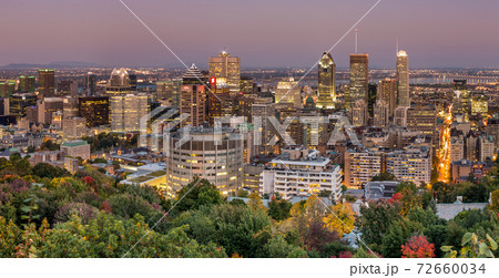 Montreal city Skyline at night 72660034