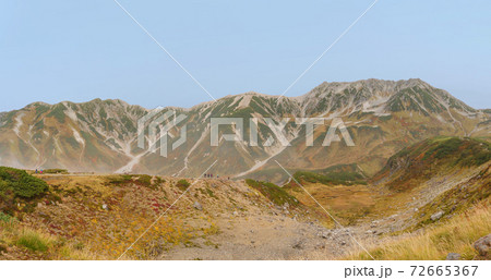 草紅葉の立山 72665367