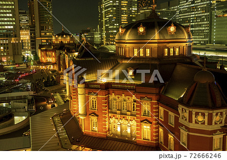 東京駅とステーションホテルの夜景 東京駅とステーションホテルの夜景 72666246