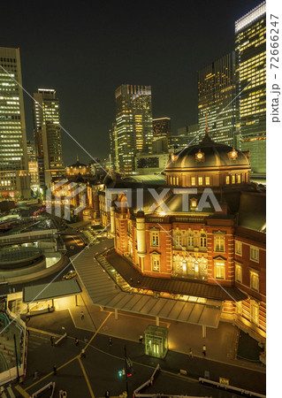 東京駅とステーションホテルの夜景 東京駅とステーションホテルの夜景 72666247