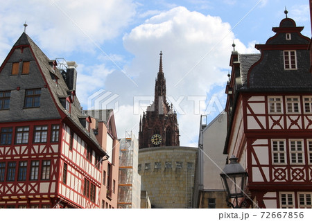 レーマー広場　オストツァイレ　大聖堂　フランクフルト　[ドイツ] 72667856