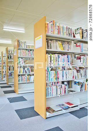 図書館・図書室イメージ 72668576