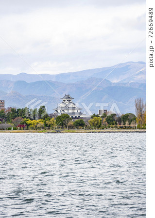 琵琶湖遊覧船から望む長浜城（模擬天守）歴史博物館 72669489