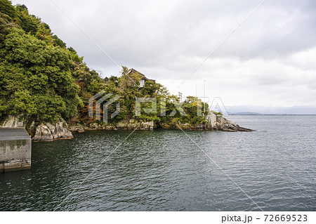 琵琶湖遊覧船から望む竹生島 琵琶湖遊覧船から望む竹生島 72669523