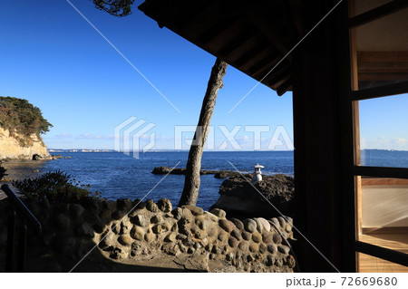 朝陽に輝く六角堂、五浦海岸 朝陽に輝く六角堂、五浦海岸 72669680