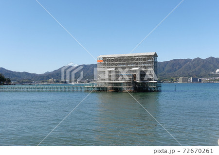 厳島神社　修理中の大鳥居 72670261