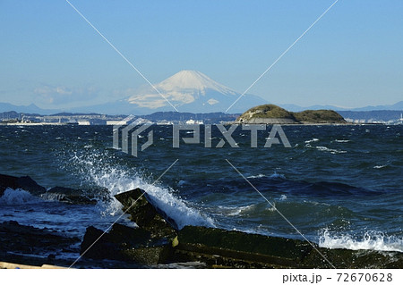 富津岬からの富士山に東京湾に作られた第一・第二海堡 富津岬からの富士山に東京湾に作られた第一・第二海堡 72670628