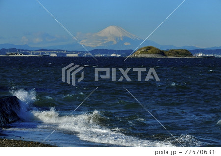 富津岬からの富士山に東京湾に作られた第一・第二海堡 72670631