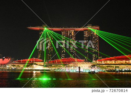 マリーナベイ・サンズ（SPECTRA - 光と水のシンフォニー） 72670814