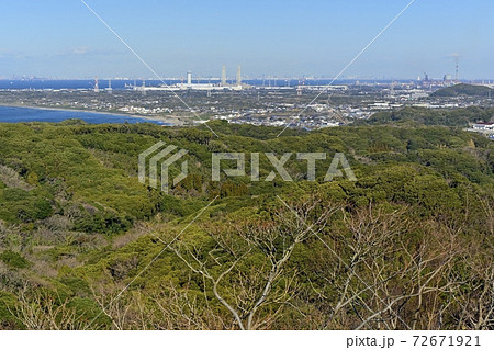 東京湾観音天上界(展望室)から富津市街地方面望む 東京湾観音天上界(展望室)から富津市街地方面望む 72671921
