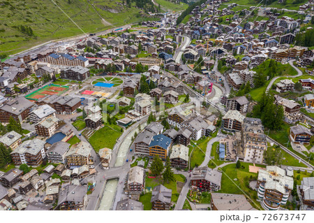 Aerial view of villages and houses in Zermatt valley 72673747