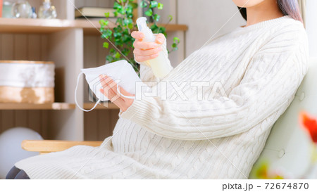 マスク用スプレー妊婦　16:9 72674870