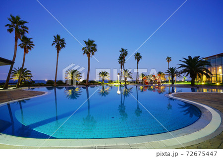 ヤシ リゾート プール 72675447