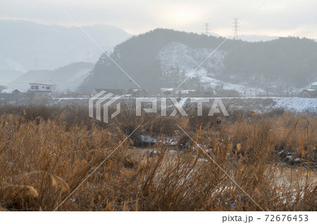 川 河 山 72676453