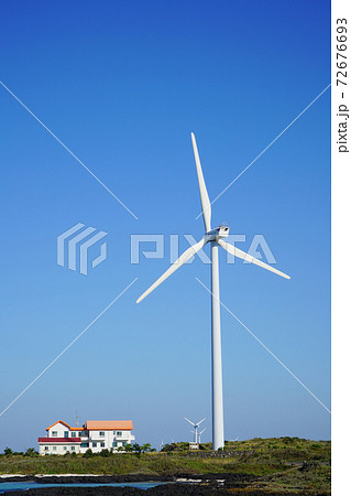 風力発電 空 風車 72676693