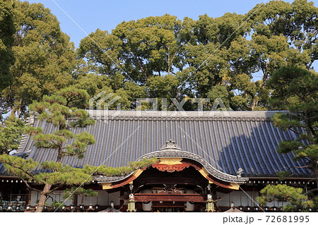大阪平野・杭全神社の屋根 72681995