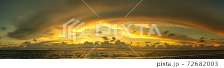 Sunset panorama at Maldives 72682003