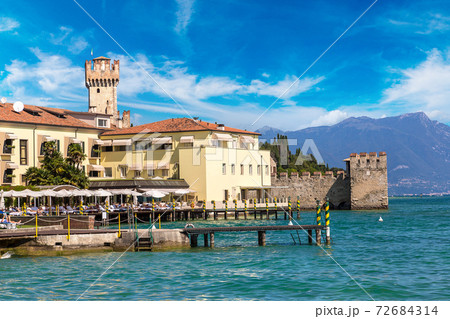 Sirmione on lake Garda 72684314