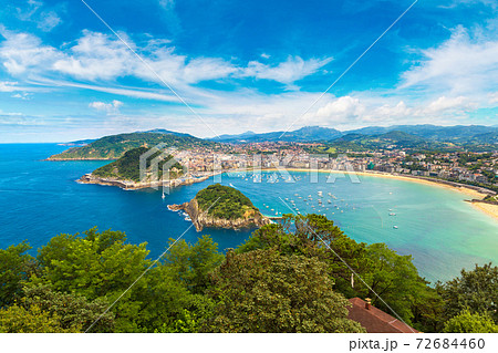 Panoramic view of San Sebastian 72684460