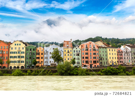 Building facade in Innsbruck 72684821