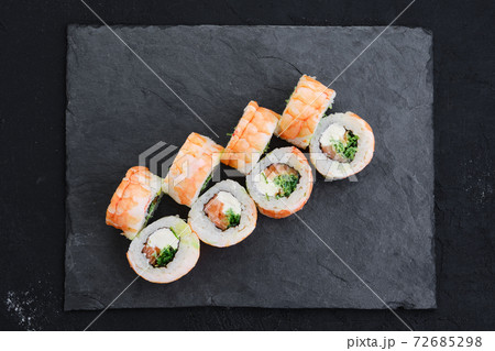 Rolls with shrimp and cream cheese 72685298