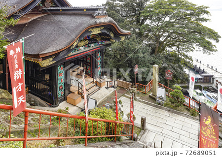 竹生島宝厳寺　国宝「唐門」 72689051