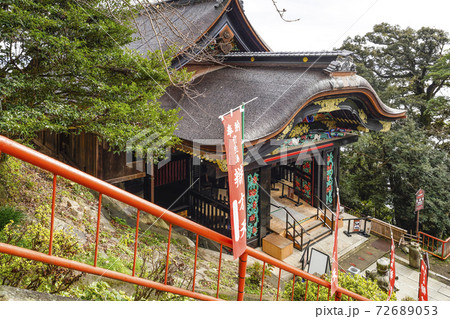 竹生島宝厳寺　国宝「唐門」 72689053