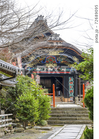 竹生島宝厳寺　国宝「唐門」 72689095