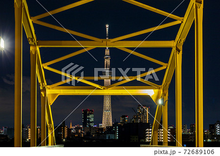 東京スカイツリー 東京2020オリンピック聖火リレートーチをイメージしたライトアップ「桜ゴールド」 東京スカイツリー 東京2020オリンピック聖火リレートーチをイメージしたライトアップ「桜ゴールド」 72689106