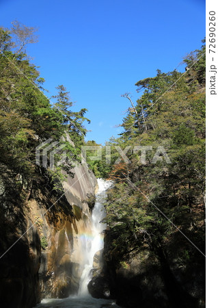 昇仙峡の絶景の滝 昇仙峡の絶景の滝 72690260