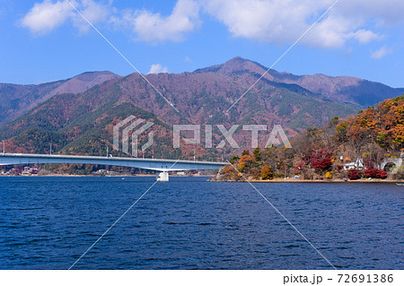 河口湖遊覧船よりの風景 河口湖遊覧船よりの風景 72691386