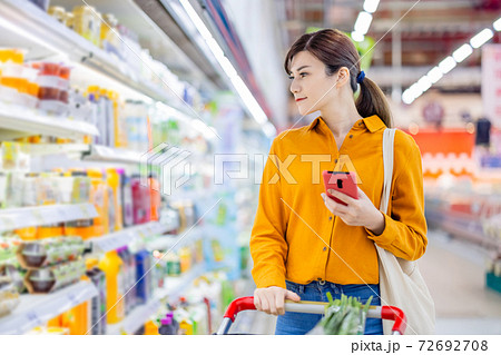 woman search information of product 72692708