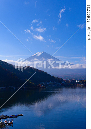 早朝の富士山 72692731