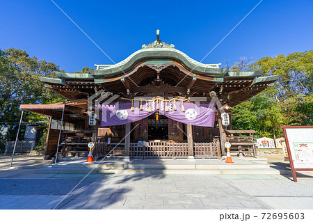 晴天の唐津神社（佐賀県唐津市南城内） 72695603