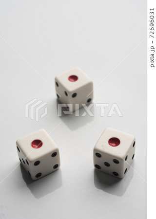 サイコロ 72696031