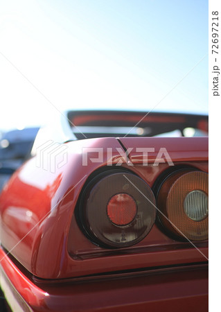 赤いイタリアのスポーツカーの写真素材