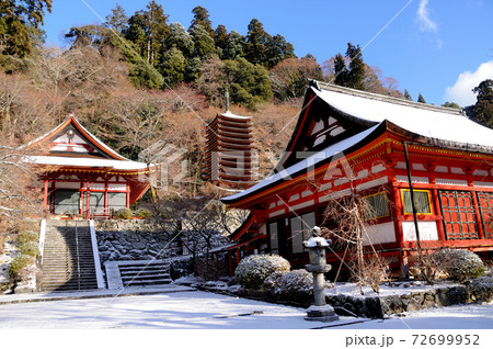談山神社　左から権殿・十三重塔（神廟）・神廟拝所 72699952