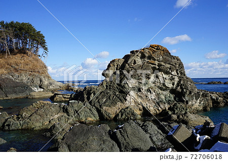 冬の岩泉茂師海岸　奇岩 72706018