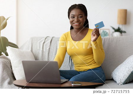 Online Payment. Black Female Holding Credit Card And Using Laptop At Home 72715755