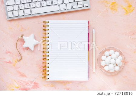 Winter To Do List, clock and keyboard Winter To Do List, clock and keyboard 72718016
