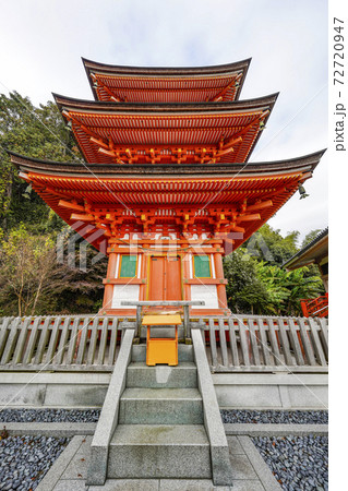 竹生島宝厳寺　三重塔 72720947