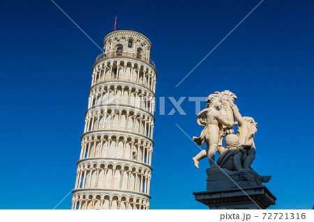 イタリア　ピサの斜塔 72721316