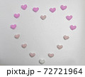 ハートいっぱいの背景素材 72721964