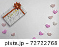 ハートいっぱいのバレンタインデープレゼント 72722768