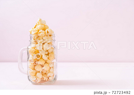 sweet popcorn on wood 72723492