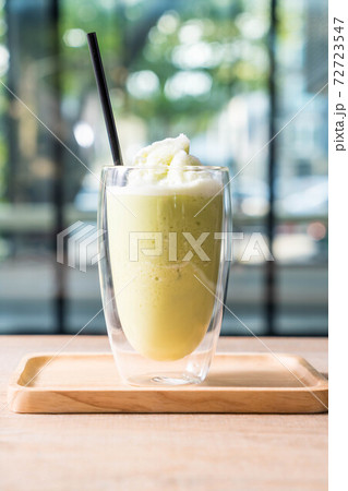 blend green tea milkshake 72723547